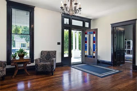 Entry Way - 113 N Oak St, Springfield, TN 37172 photo 1 of 5