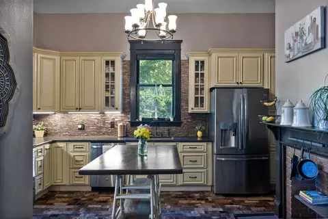 Kitchen - 113 N Oak St, Springfield, TN 37172 photo 3 of 3