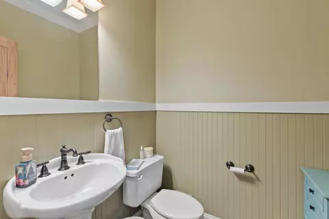 Bath - 241 Richter Dr, Bethlehem, GA 30620 photo 1 of 17