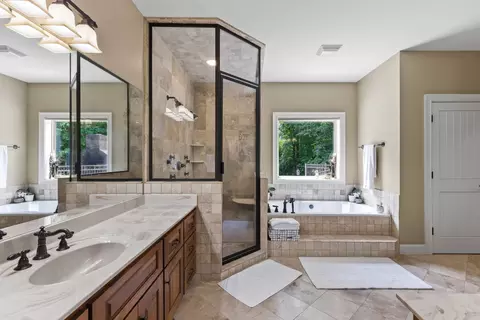 Bath - 241 Richter Dr, Bethlehem, GA 30620 photo 3 of 17