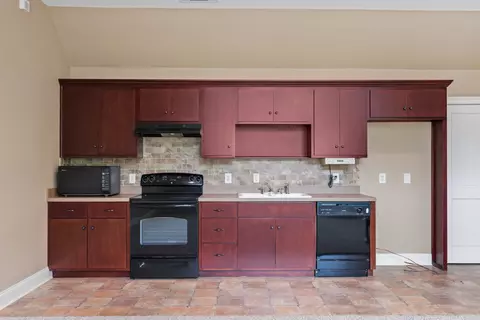 Kitchen - 241 Richter Dr, Bethlehem, GA 30620 photo 10 of 11
