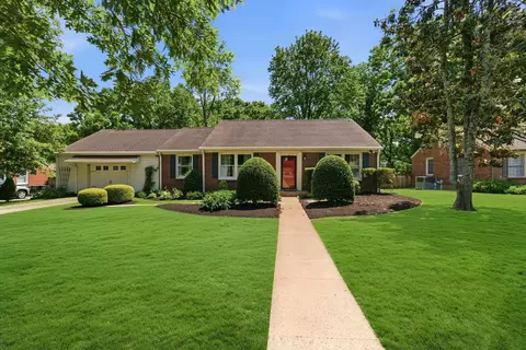 5621 Knob Rd, Nashville, TN 37209