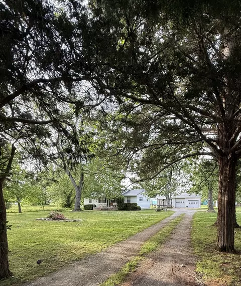 12 Elora Church Rd, Elora, TN 37328