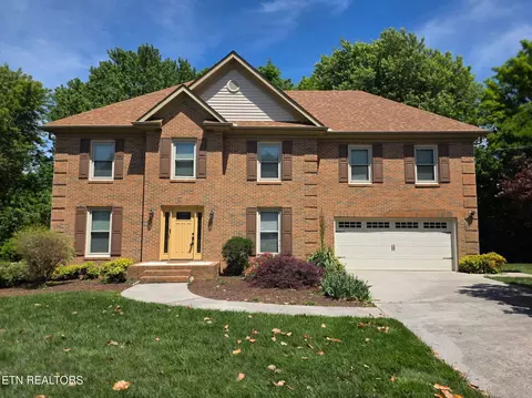 8901 Straw Flower Dr, Knoxville, TN 37922