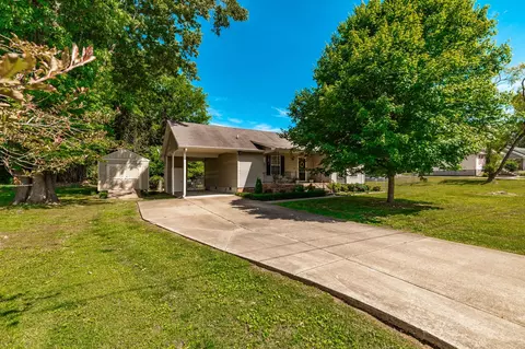 1251 Hillwood Ct, Gallatin, TN 37066