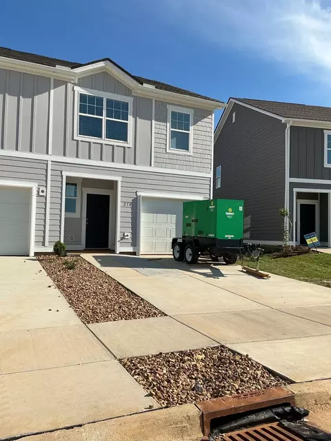 220 Darlington Dr, Dickson, TN 37055