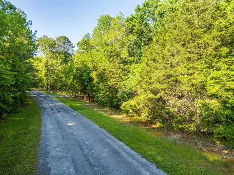 5 Warren Ln, Decatur, TN 37322