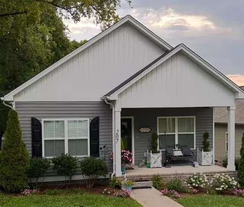 207 Walnut St N, Springfield, TN 37172