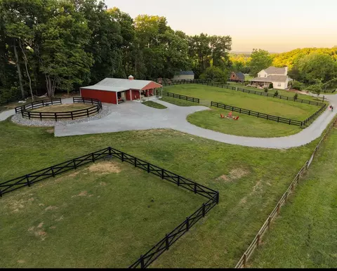 157 Giles Ln, Gallatin, TN 37066