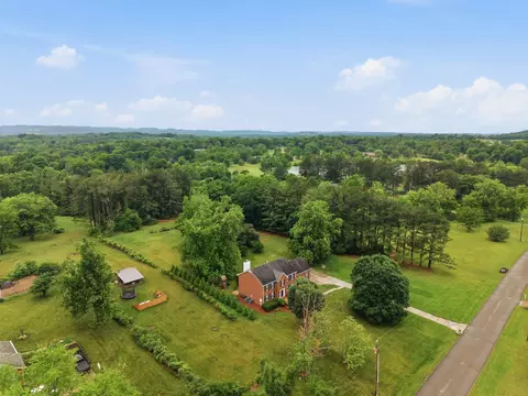 1009 Valley Forge Dr, Arrington, TN 37014