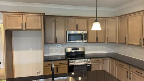 Kitchen - 470 W Foxrun, Springfield, TN 37172 photo 1 of 2