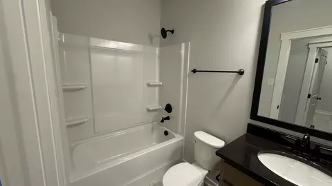 Bath - 470 W Foxrun, Springfield, TN 37172 photo 3 of 3