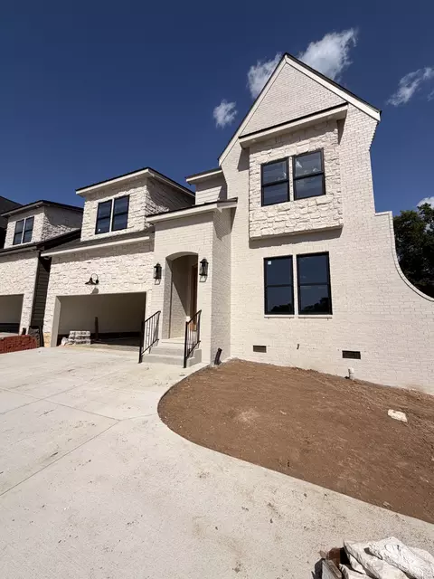2812 Harriette Ct, Nashville, TN 37206