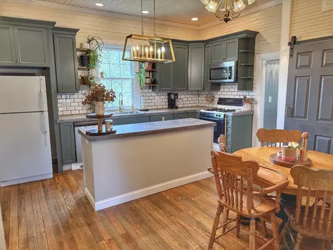 Kitchen - 701 W 5th St, Dickson, TN 37055 photo 1 of 4