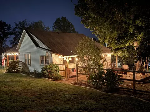 Exterior - 701 W 5th St, Dickson, TN 37055 photo 15 of 15