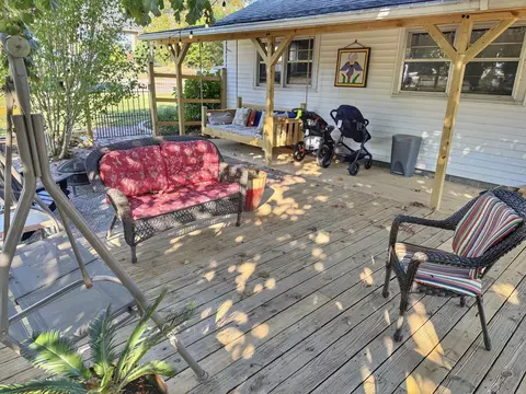 Exterior - 701 W 5th St, Dickson, TN 37055 photo 10 of 15