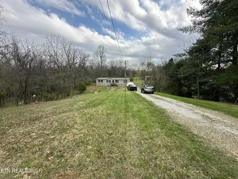 5752 Buell St, Talbott, TN 37877 photo 3