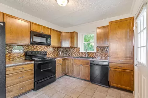 2008 Thomas Ave, Columbia, TN 38401