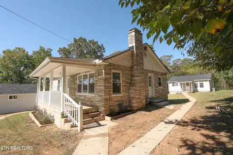 800 E 1st Ave, Lenoir City, TN 37771