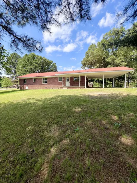 1155 S Main St, Lexington, TN 38351