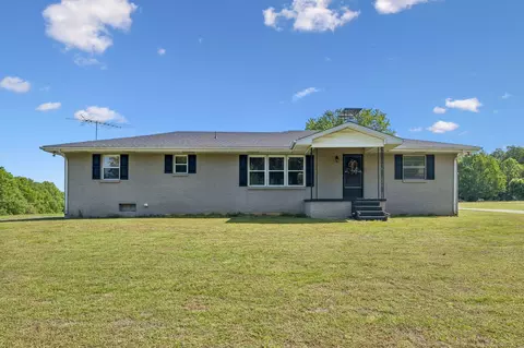 8997 Holmes Creek Rd, Smithville, TN 37166