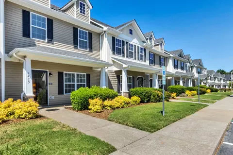 2429 New Holland Cir, Murfreesboro, TN 37128