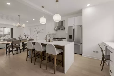 917 Cheatham Pl, Nashville, TN 37208