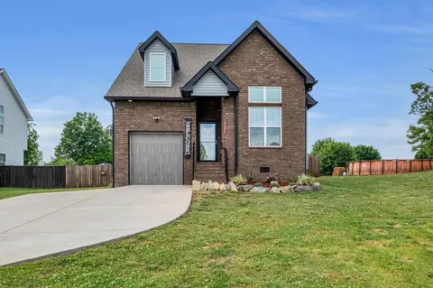 208 Freedom Dr, Portland, TN 37148