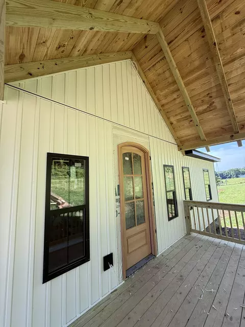584 Buckeye Rd, Cumberland City, TN 37050