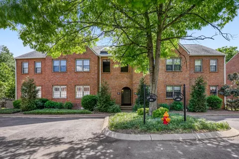 229 Westchase Dr, Nashville, TN 37205