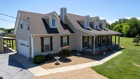 4105 Pyles Rd, Chapel Hill, TN 37034