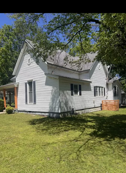 372 E Maple St, Dyer, TN 38330 photo 2