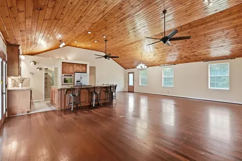 5 Allen Ln, Brush Creek, TN 38547