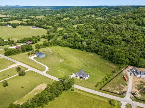 3001 Valley Creek Rd, Culleoka, TN 38451