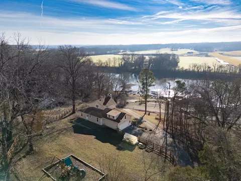 1176 Seven Mile Ferry Rd N, Clarksville, TN 37040
