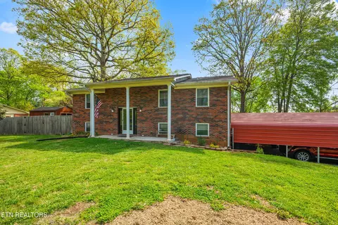 4685 Robinhood Cir, Strawberry Plains, TN 37871