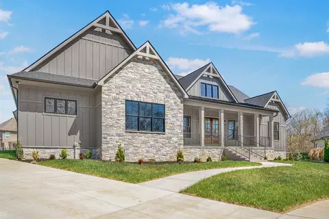 879 Shady Bluff Trl, Clarksville, TN 37043