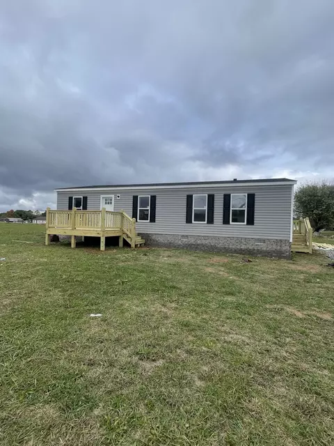 10 Mcnabb Ln, Lafayette, TN 37083