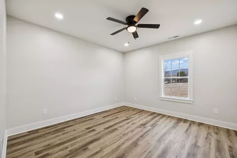 Bedroom - 3660 Blue Spring Rd, Decherd, TN 37324 photo 5 of 8