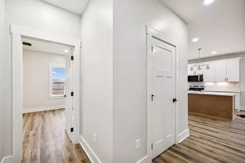 Entry Way - 3660 Blue Spring Rd, Decherd, TN 37324 photo 3 of 5