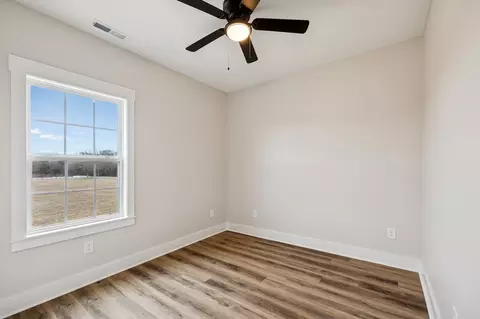 Bedroom - 3660 Blue Spring Rd, Decherd, TN 37324 photo 3 of 8