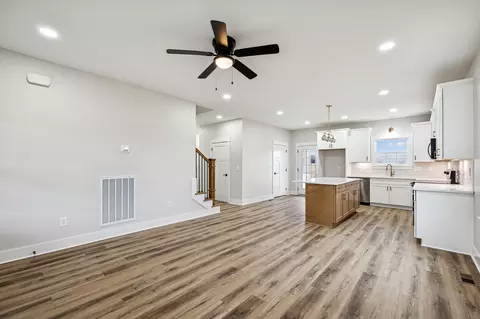 Living - 3660 Blue Spring Rd, Decherd, TN 37324 photo 1 of 3