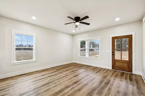 Living - 3660 Blue Spring Rd, Decherd, TN 37324 photo 3 of 3