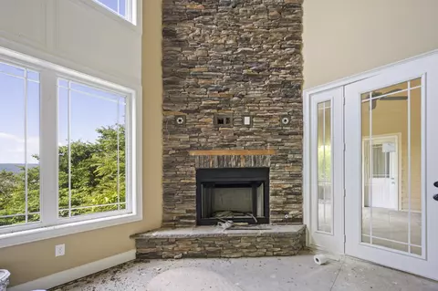 Living - 201 Roarks Ridge Rd, Decherd, TN 37324 photo 4 of 7