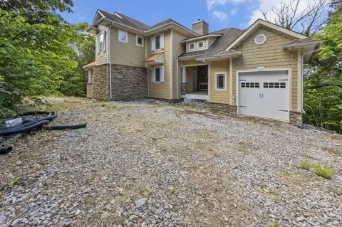 Exterior - 201 Roarks Ridge Rd, Decherd, TN 37324 photo 3 of 10