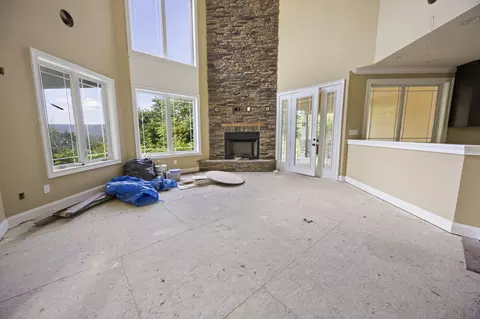 Living - 201 Roarks Ridge Rd, Decherd, TN 37324 photo 3 of 7