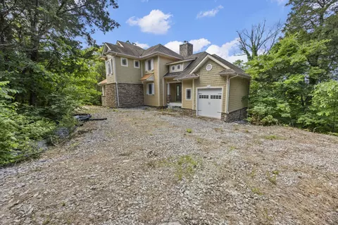 Exterior - 201 Roarks Ridge Rd, Decherd, TN 37324 photo 2 of 10