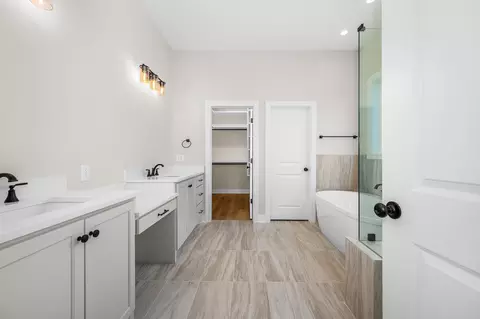 Bath - 524 Gresham Ln, Murfreesboro, TN 37129 photo 4 of 6