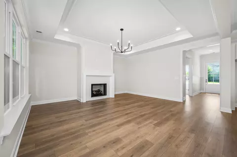 Living - 524 Gresham Ln, Murfreesboro, TN 37129 photo 3 of 6