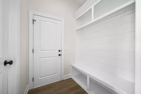 Entry Way - 524 Gresham Ln, Murfreesboro, TN 37129 photo 2 of 3